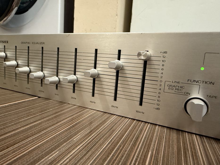 Fisher EQ-3000 Еквалайзер