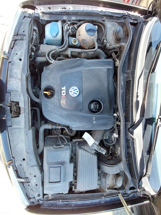 VOLKSWAGEN Golf 2003