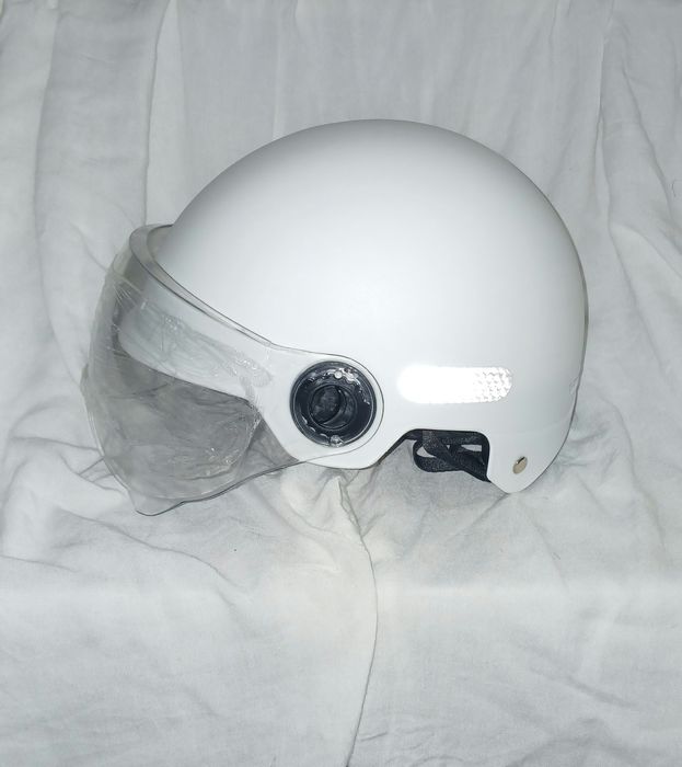 Шлем-каска для езды на мототранспортов и электроскутеров