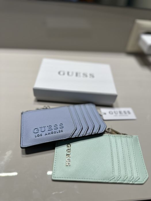 кардхолдър Guess