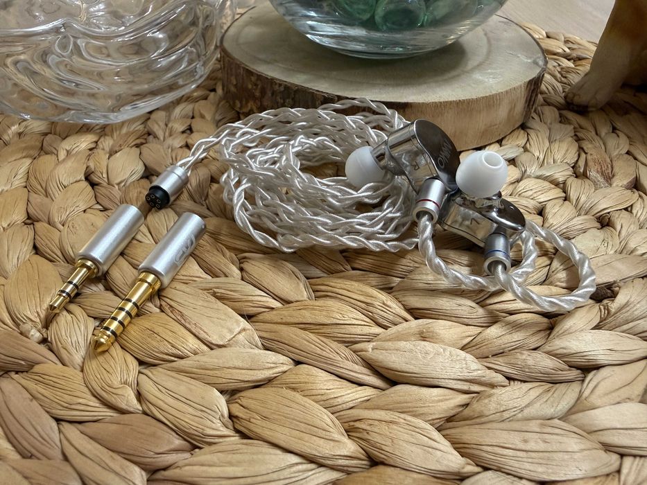 Нови- неотваряни CVJ NEKO Слушалки тип iem