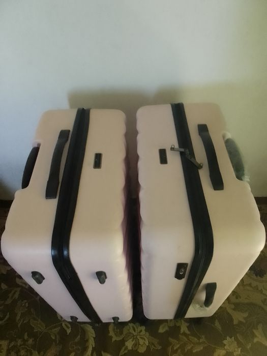 Vând două trolere