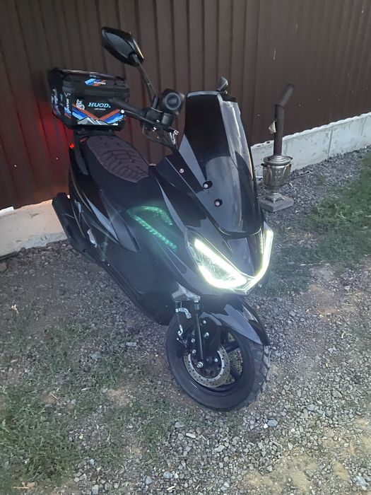 Продам мопед макси 150 срочно