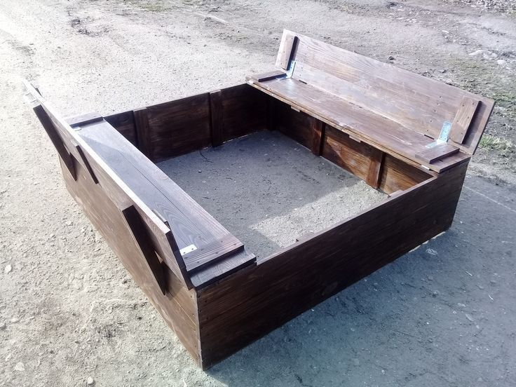 Песочница с лавками