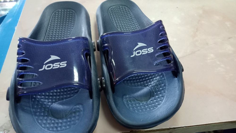 Обувь детская и сланцы