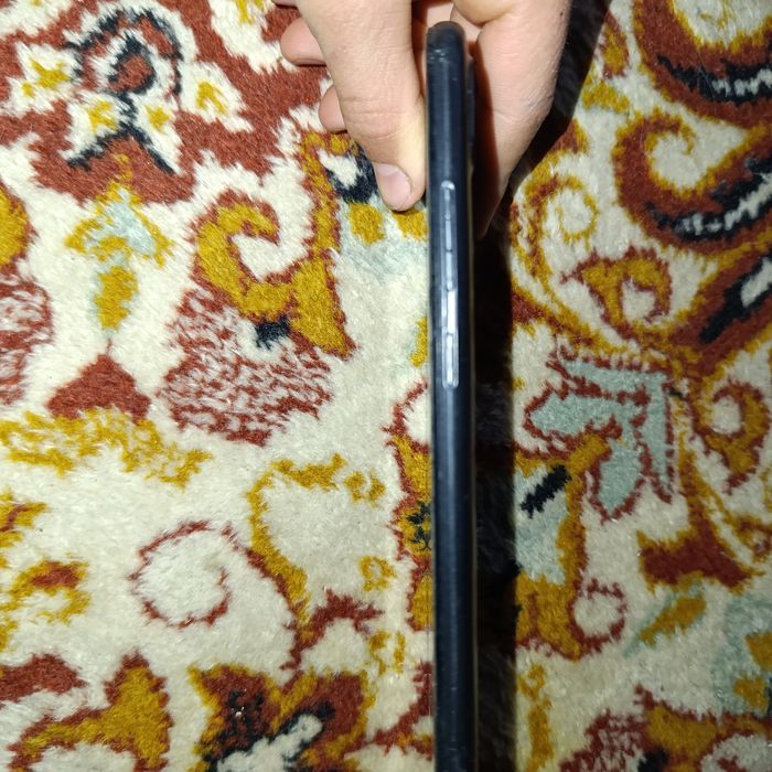 Realme C21Y бу телефон но полностью рабочий