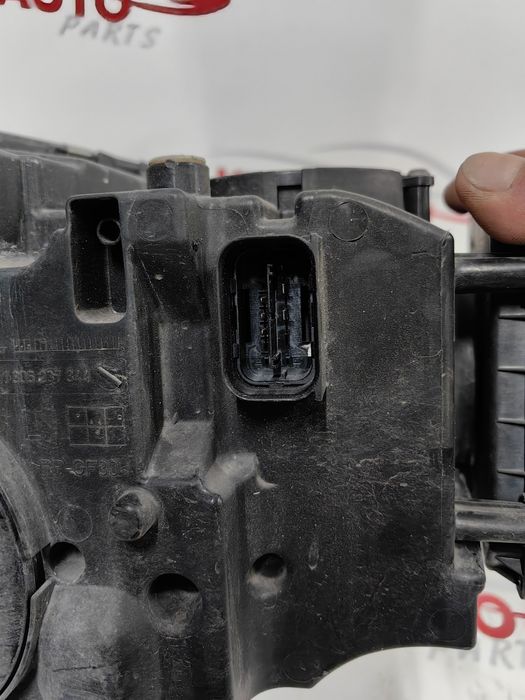 Ляв фар Adaptive LED BMW 6 F13 2015- Със забележки!