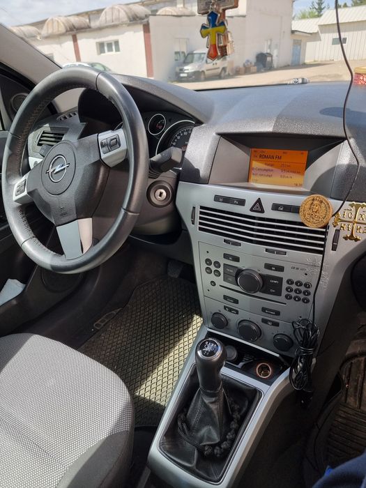 Opel astra h gtc