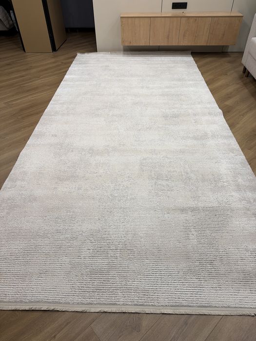 Продам турецкий ковер, в отличном состояний, размер 2/4,