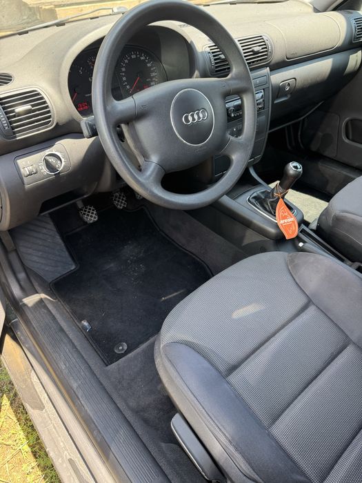 Автомобил ауди а3 1.6 2003 г