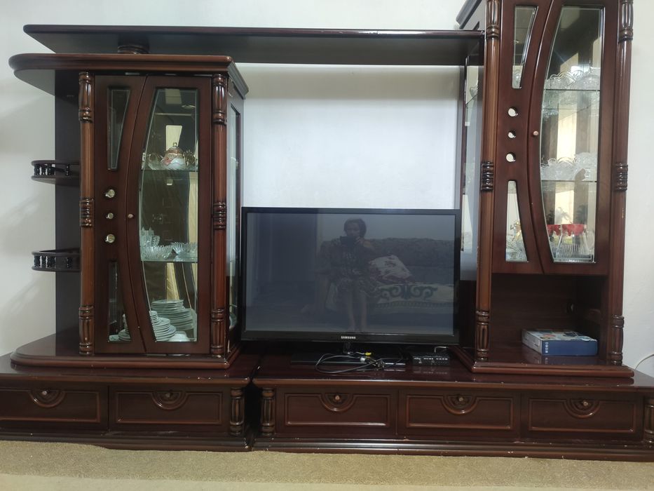 Горка ,мебель для гостинный