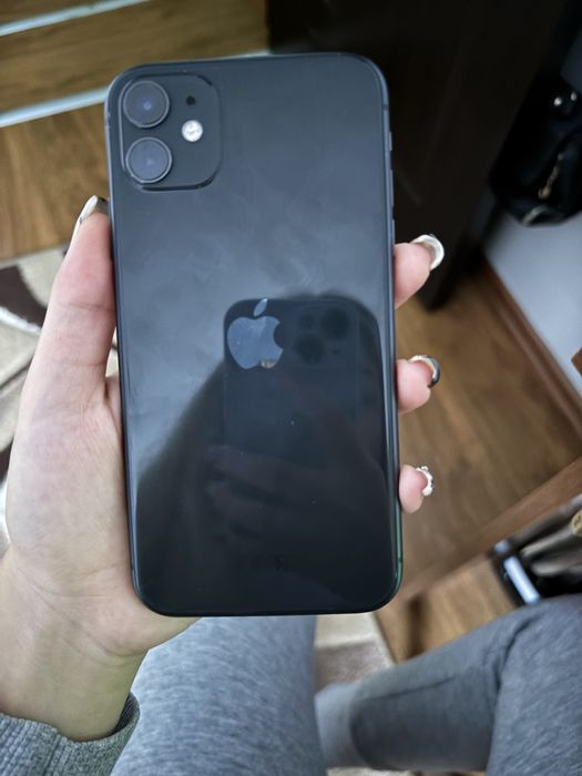 IPhone 11 черен цвят