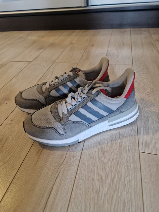 Продаю женские кроссовки ADIDAS