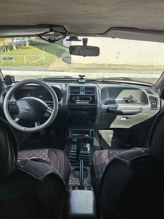 Aвтомобиль  Nissan Terano