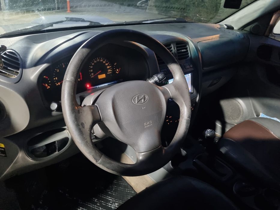 Hyundai Santa Fe 2003 – 4x4, piele, navigație