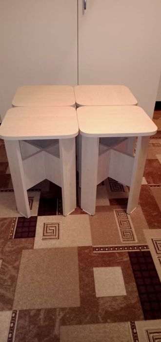 Продам табуретки новые.