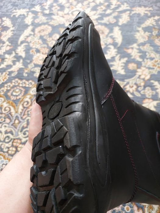 Продам новую спец обувь