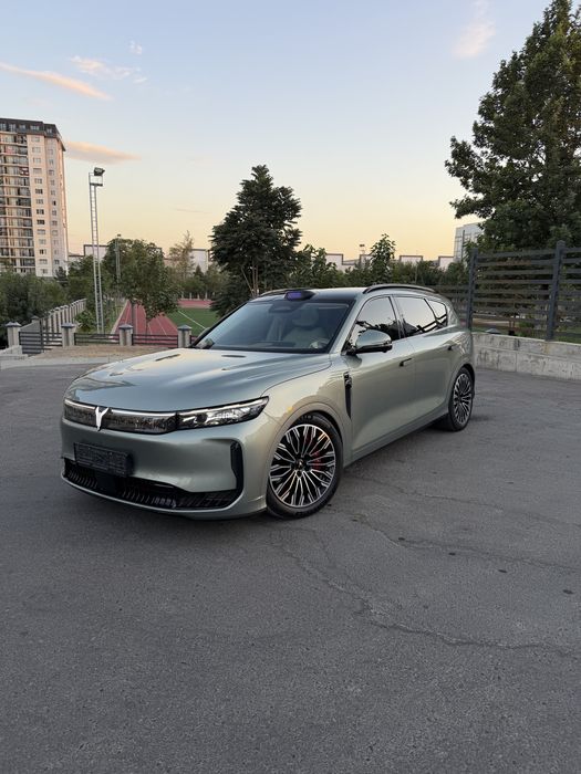Voyah Free Plus. Привода полный AWD. 2026.