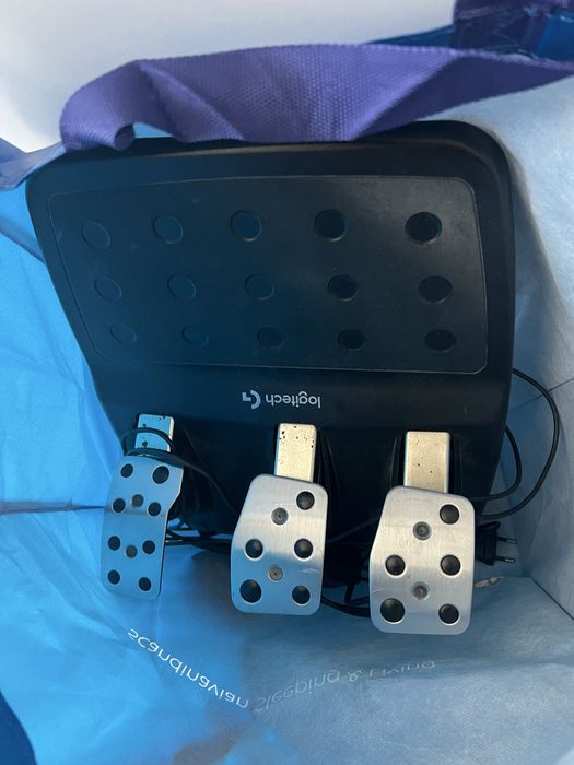 Logitech g29 + ръчна спирачка и стойка