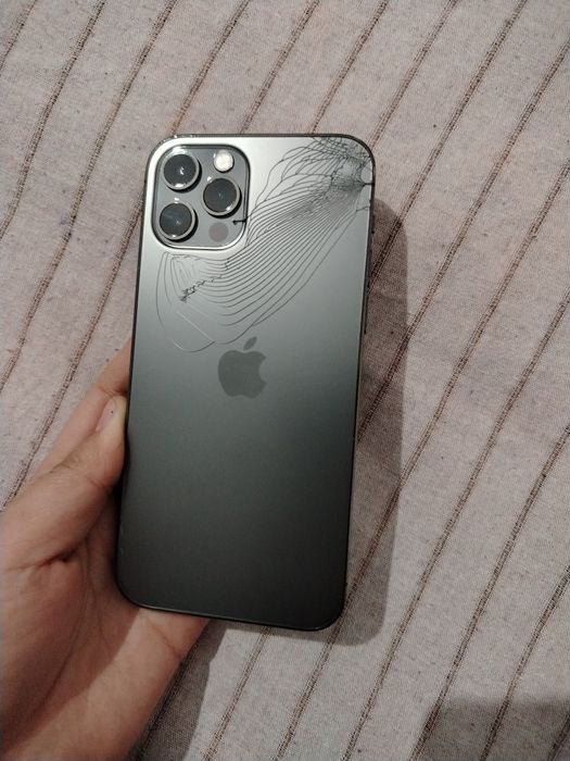 Iphone 12 Pro_Face ID ishlaydi.ekran singan