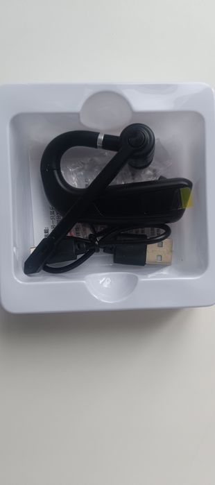 Наушник безпроводной