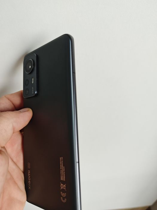 Xiaomi 12 8gb RAM + 256 GB