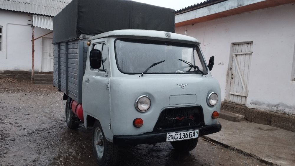 UAZIK sotiladi 1979 yil 4 balon yangi mator qilingan yangi akimlyator