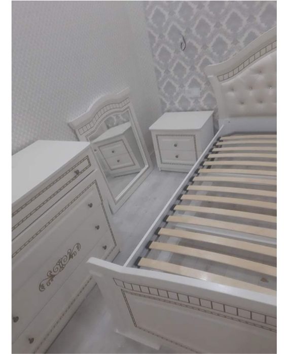 Продам спальный гарнитур