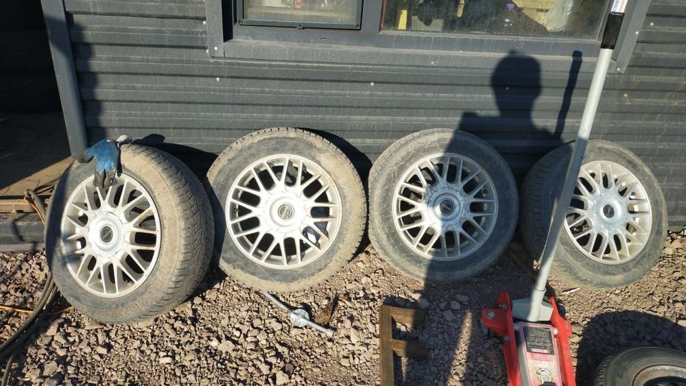 Продаются ШИНЫ  б/у 15/185/65