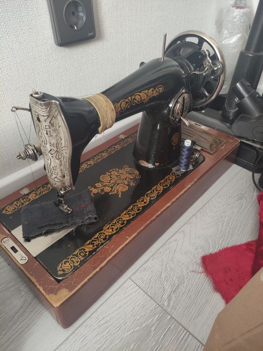 Продам швейную машину