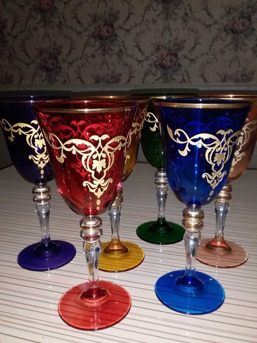 Фужеры. Новые. Цветное стекло.