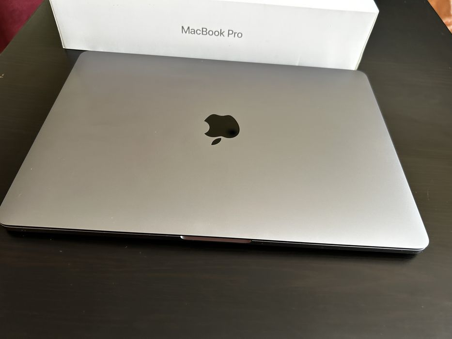 Macbook Pro 13" model A1989 2019 i7 16 GB RAM SSD 2 TB baterie 307 cicluri