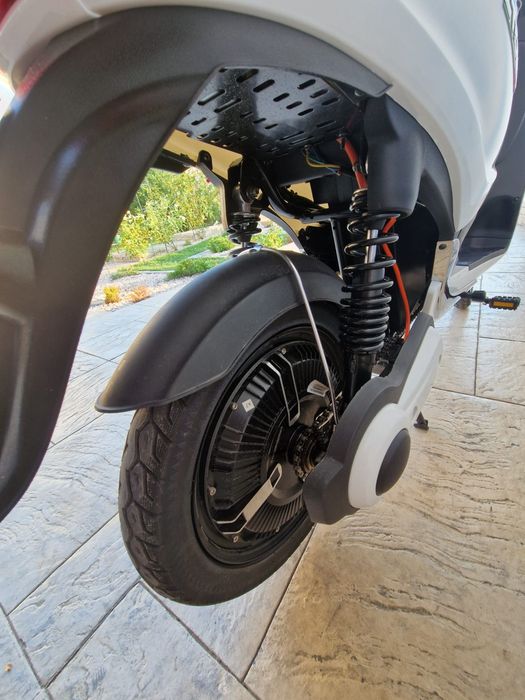 Scuter electric nou