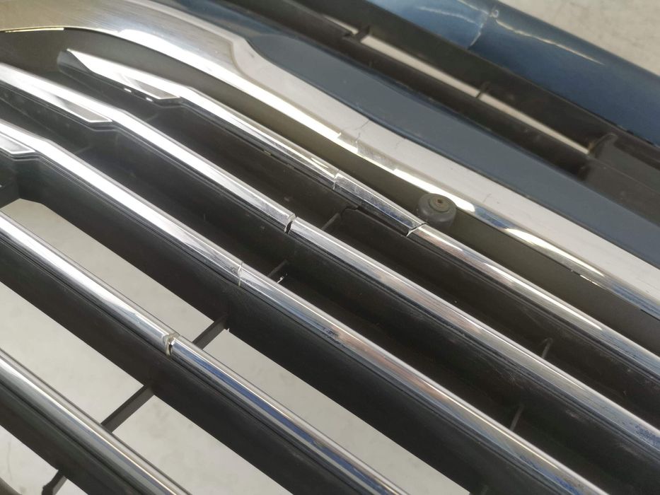 Форд Фокус / Ford Focus Преден бампер с решетка радиатор и долна решет