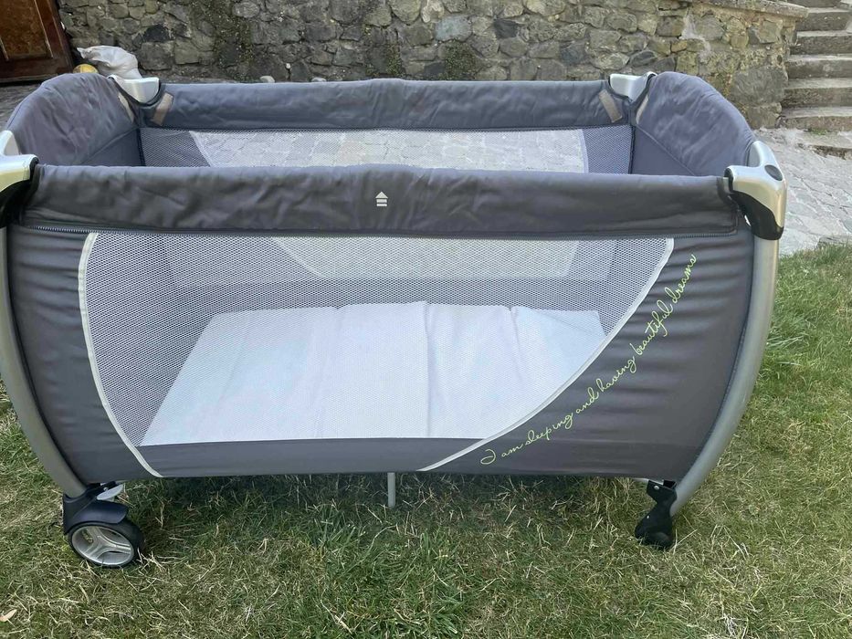 Пренасящо се бебешко легло