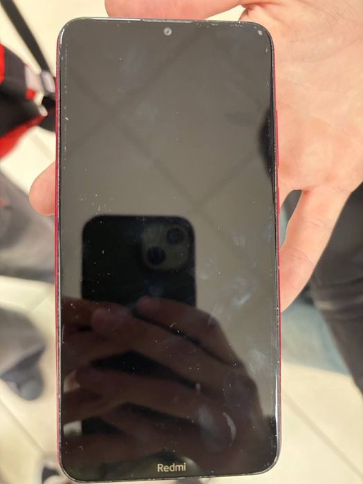 Redmi 8  red 4/64gb