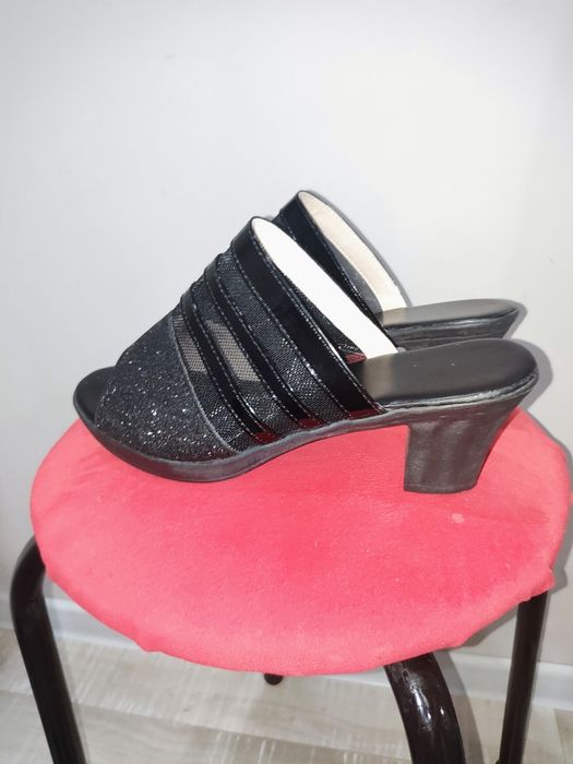 Продам чёрная басаножка 36р новый