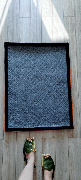 Вълнен килим Елмо – забавен и стилен акцент за дома!