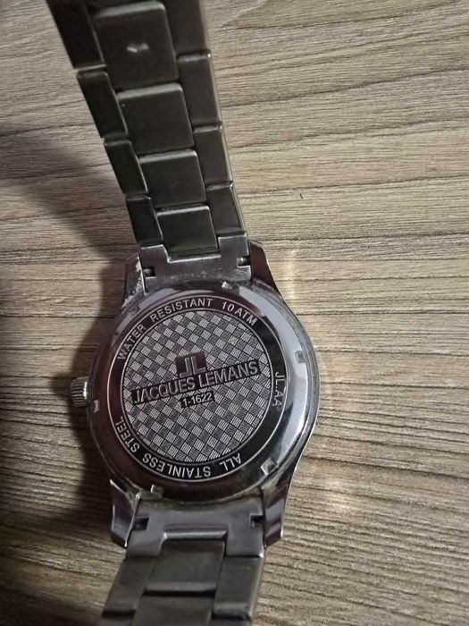 Часовници - Swatch и Jacques Lemans