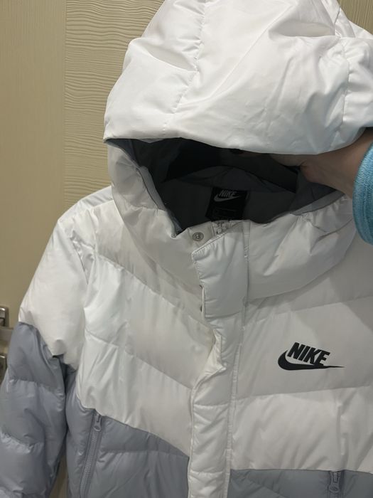 Оригинално мъжко яке Nike ( дължина под коляното )