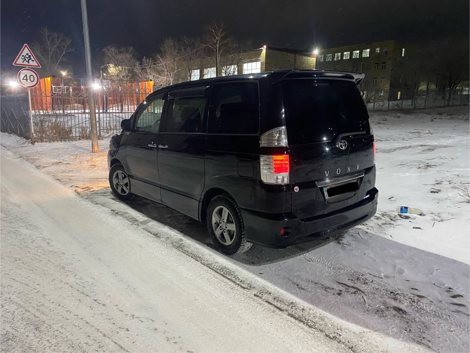 Продам Тойота Вокси