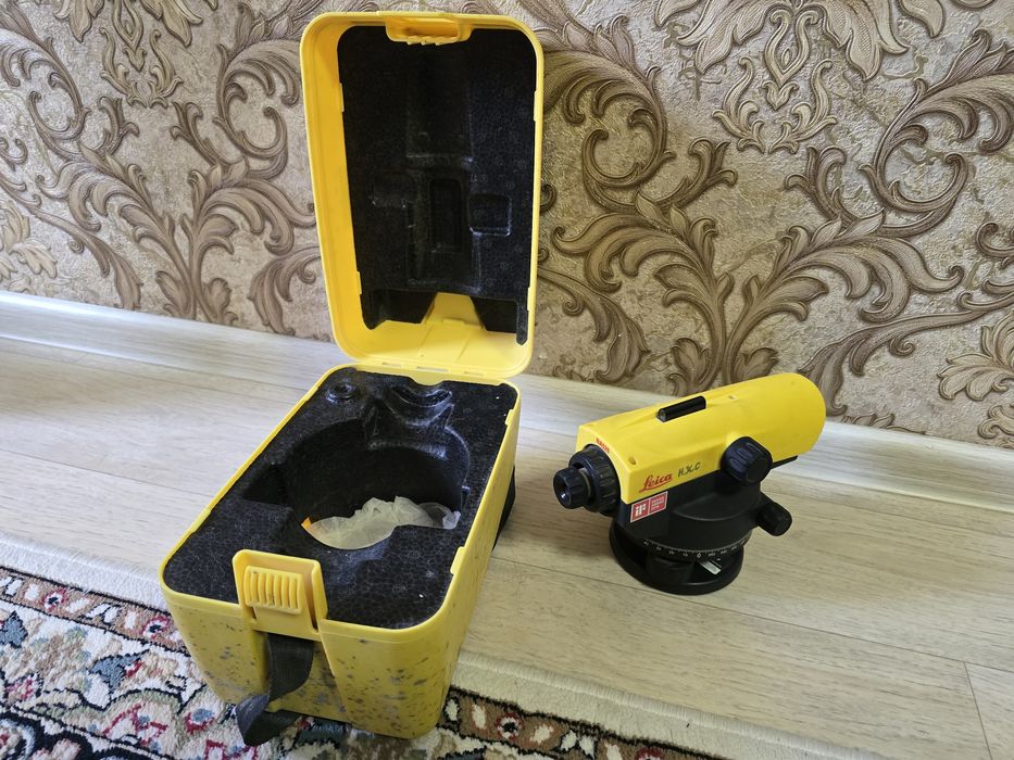 Leica нивелир продам