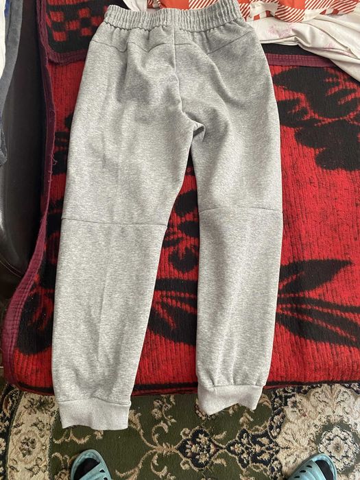 Pantaloni Nike tech