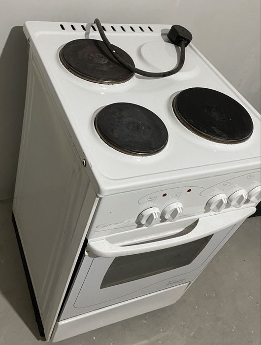 Продам электрическую плиту