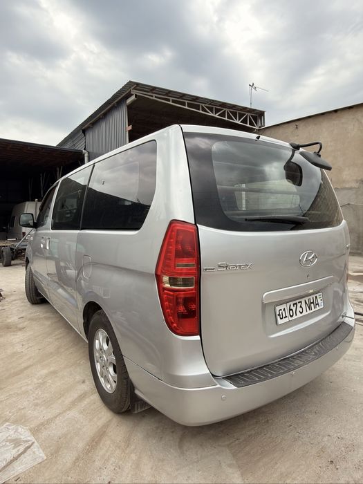 Продоётся HYUNDAI GRAND STAREX 2009 Dizel грузопассажирский