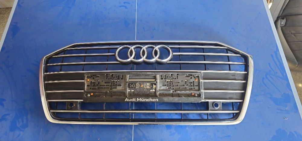 Grila centrala față Audi A6 C8