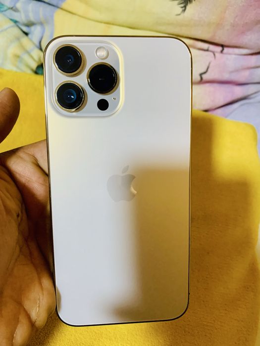 Iphone 13  pentru piese