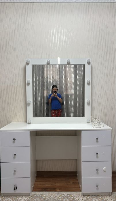 Продаётся туалетный столик