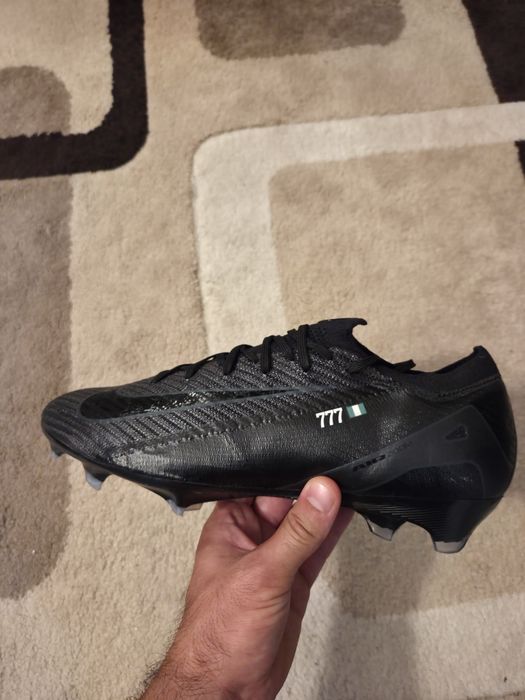Vand ghete de fotbal ptofesionale Nike Mercurial Vapor 16 Pro FG in stare impecabila