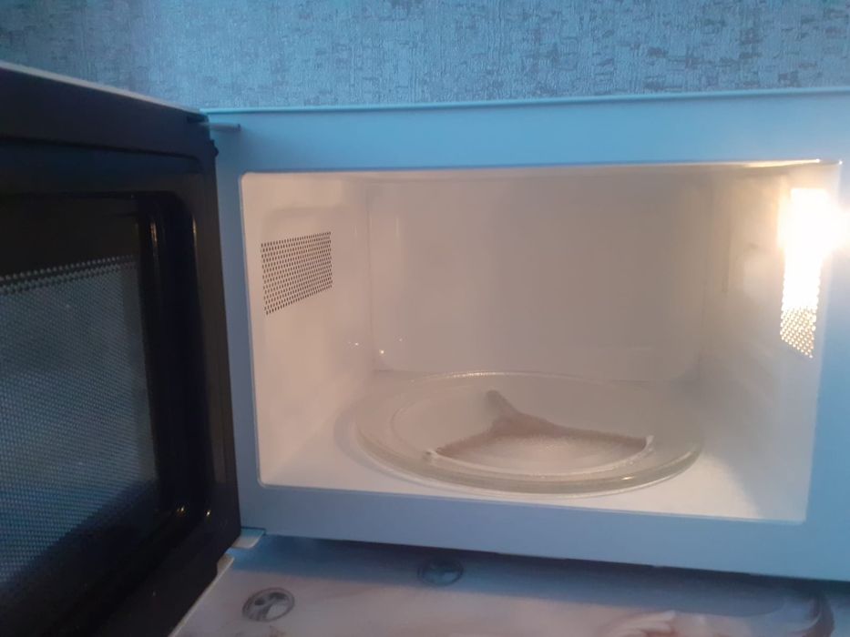 Продам микроволновую печь LG